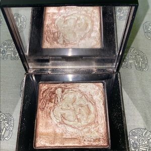 Bobbi Brown Highlighting Powder
